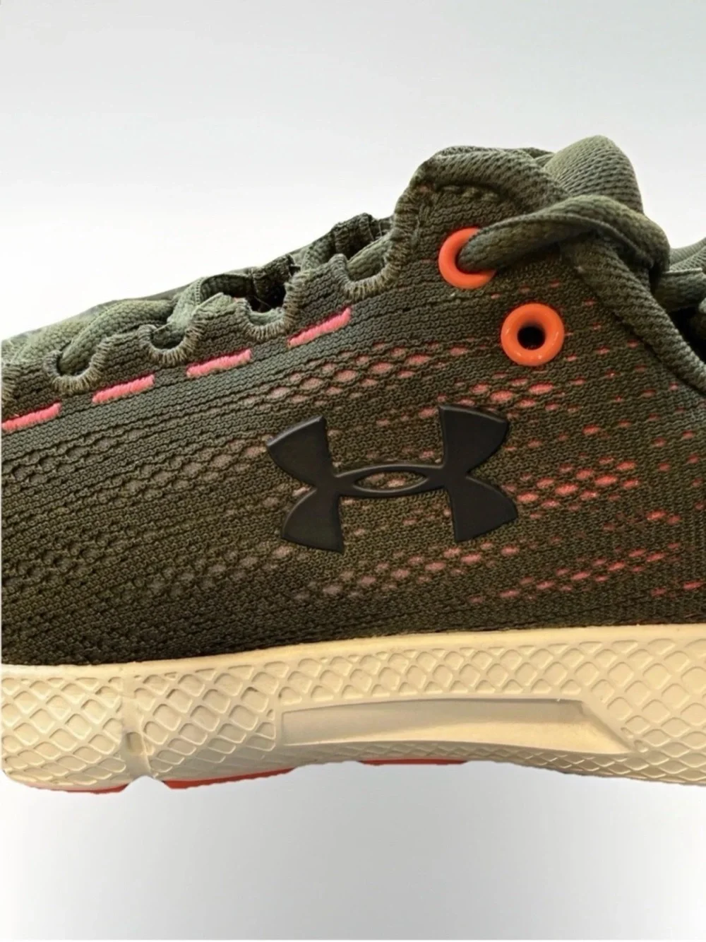 Under Armour UA Boys Size 3.5 Charged Rogue Dark Green Sneakers Athletic Shoes